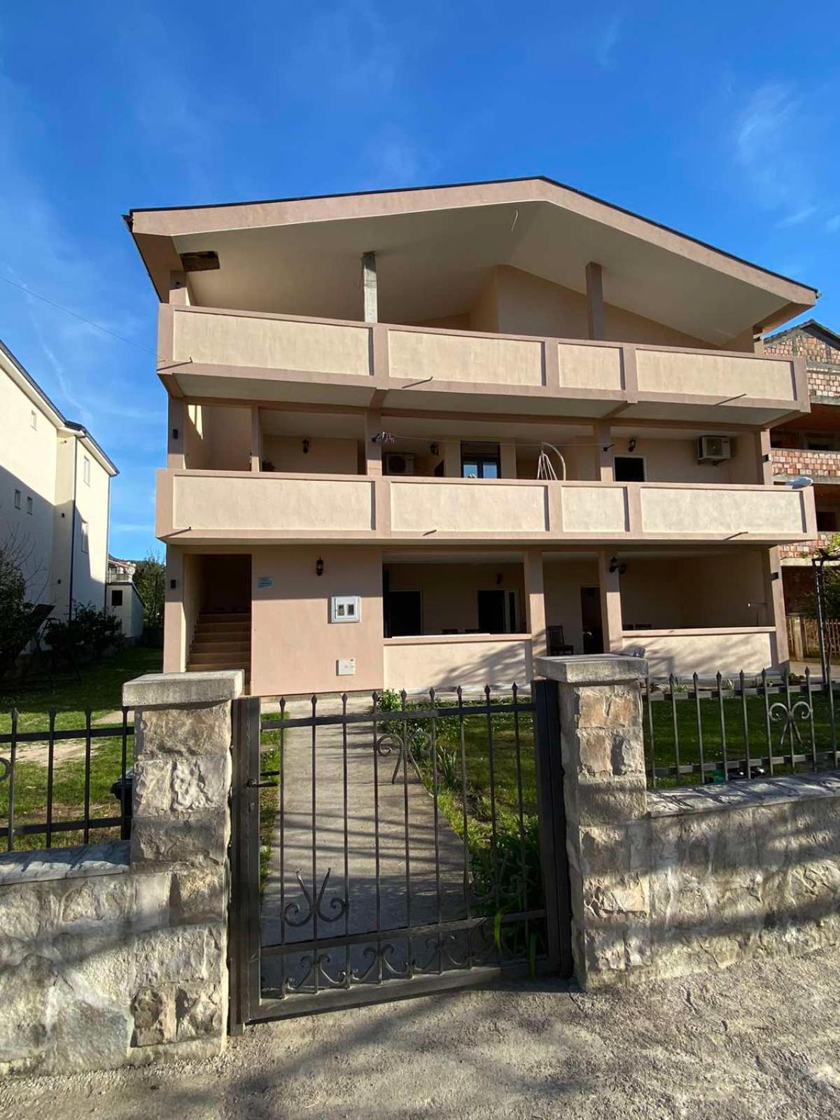 Apartmani Zecevic Budva Kültér fotó